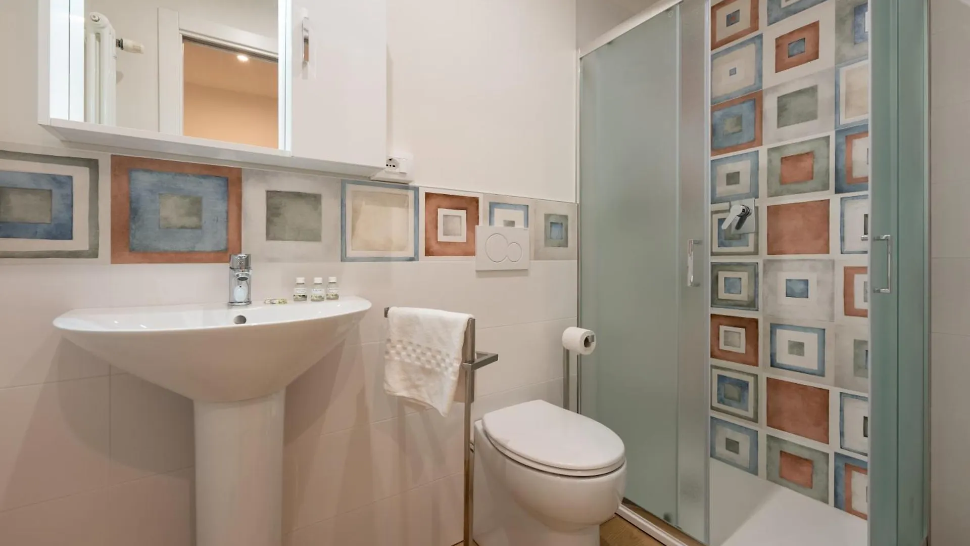 Апартаменты Keys Of Italy - Reparata Big 13 - 2 Bedrooms Florentine House Флоренция